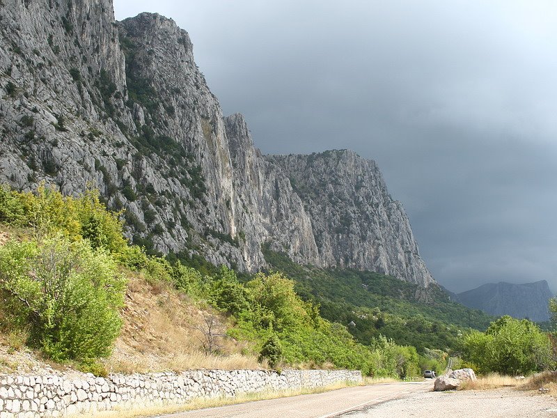 Дорога к церкви. Форос(Foros). Старая трасса Ялта-Севастополь