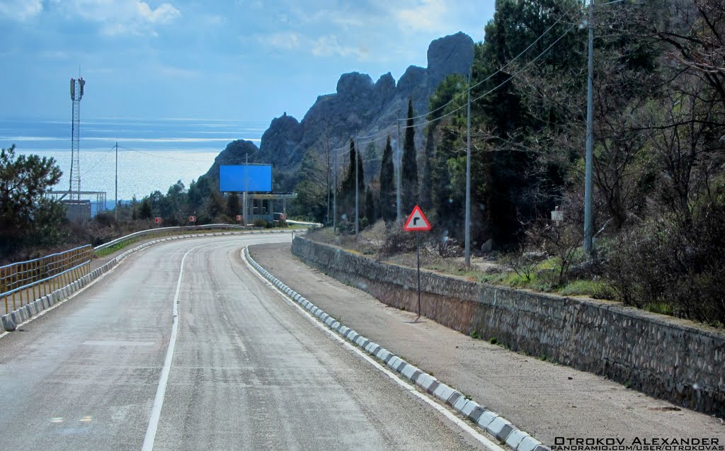 On the route Yalta-Sevastopol