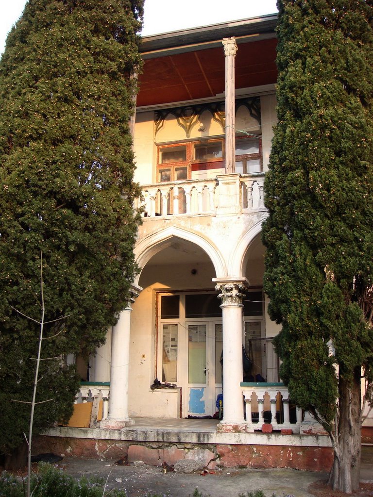 Западный фасад дачи Станкевича, "Миро-Маре"