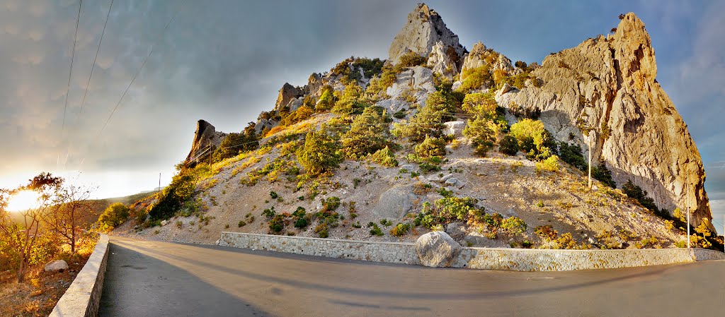 Simeiz. Sunset-Road-Stone .