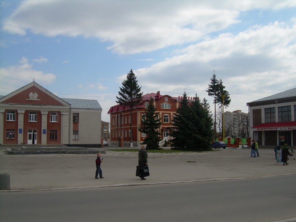г.Бар,  площадь возле пам. Ленину