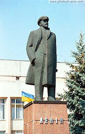 Бар,   Памятник В.И.Ленину,