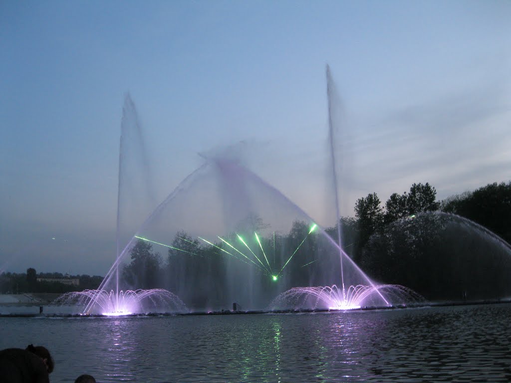 Вінниця - водно-світлове шоу фонтану «Рошен»