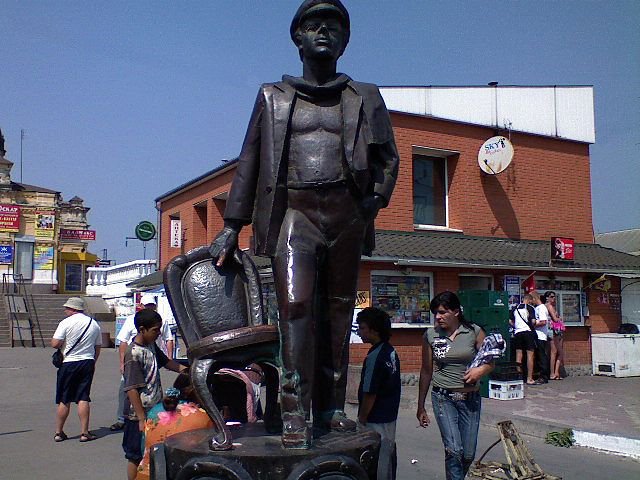 Ostap Bender in Zhmerinka / Памятник Остапу Бендеру в Жмеринке