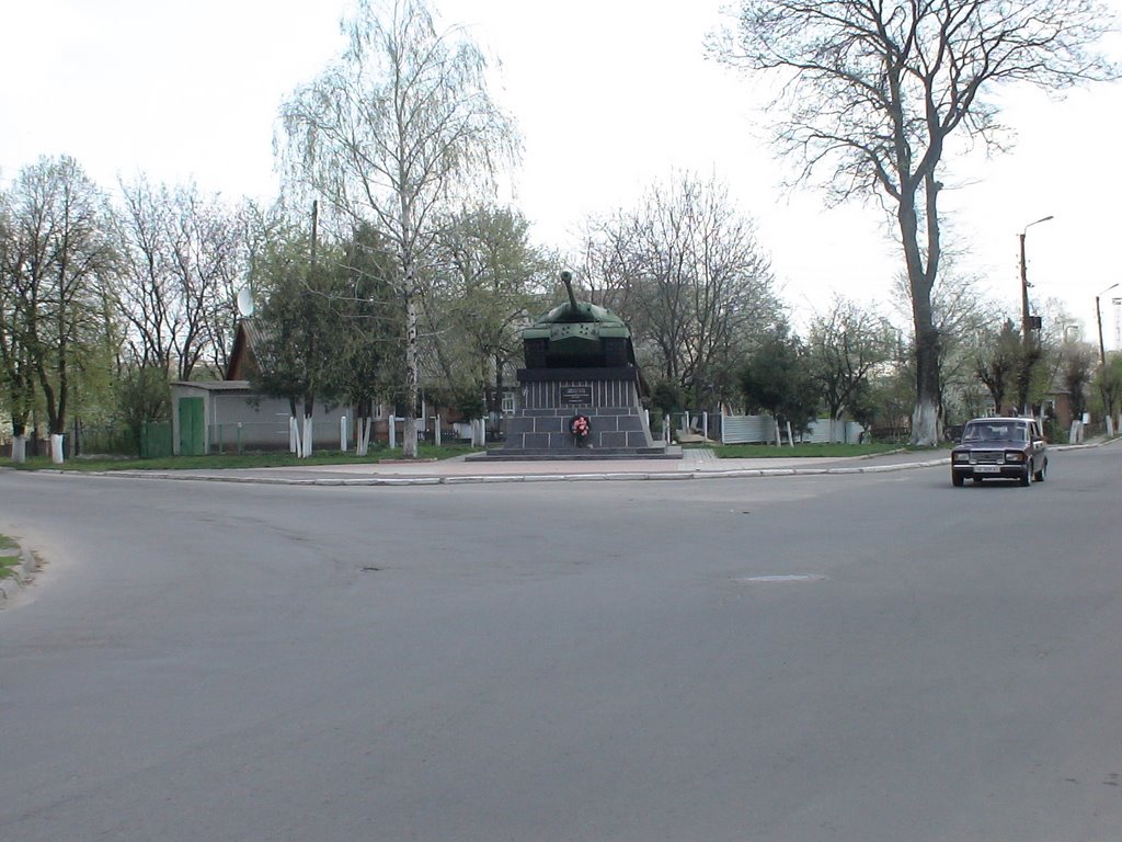ПАМЯТНИК ТАНК