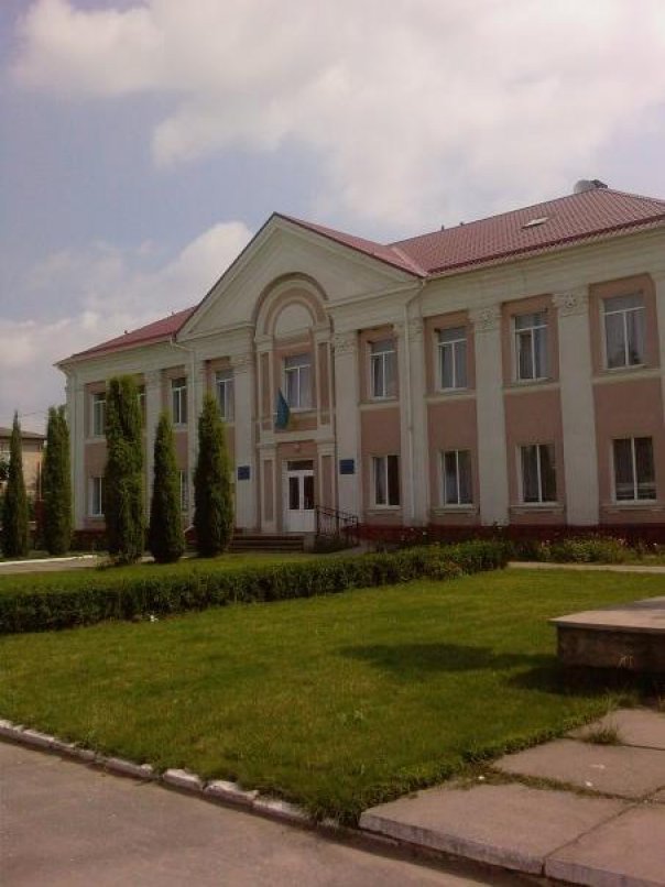 Білий Дім (райдержадміністрація) - "The White House" (District State Administration building)