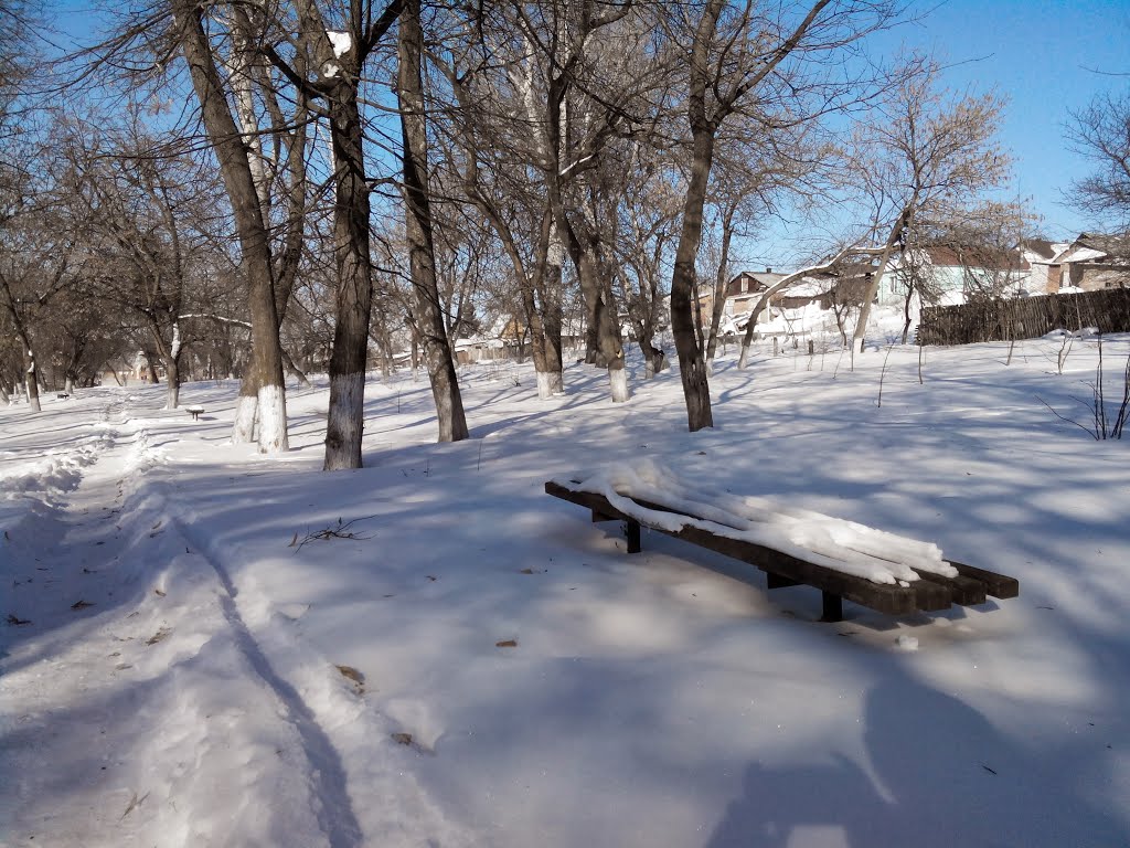 Заснеженная лавочка в парке (Зима 2014)