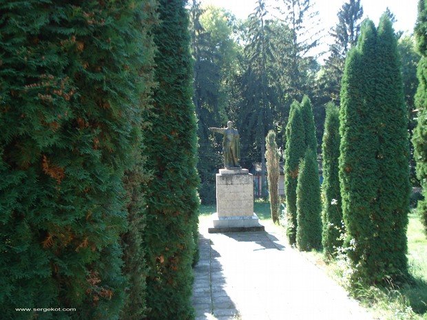 Nemiriv Park 9