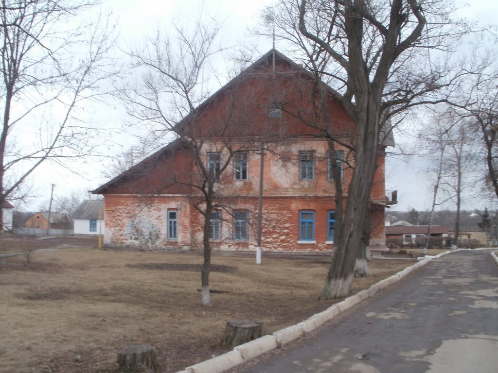 ~Одна з будівель Графа Потоцького~