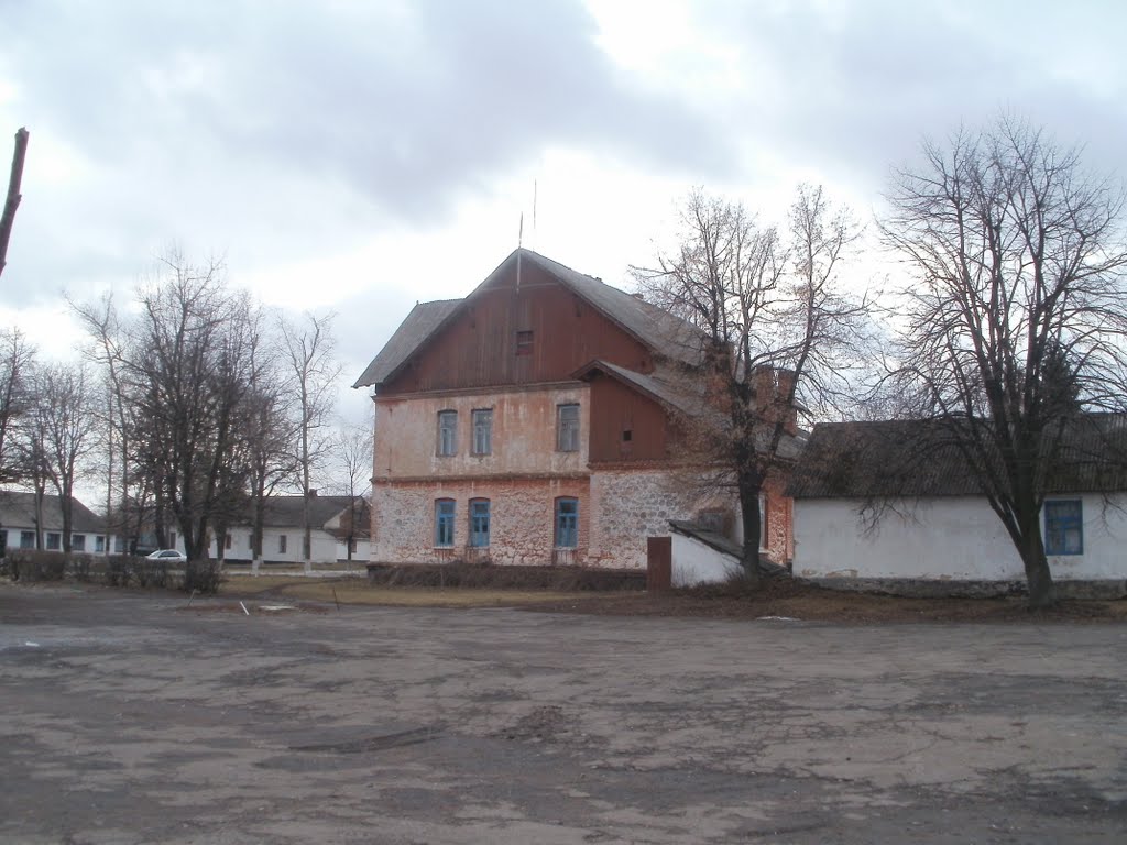 ~Одна з будівель Графа Потоцького~