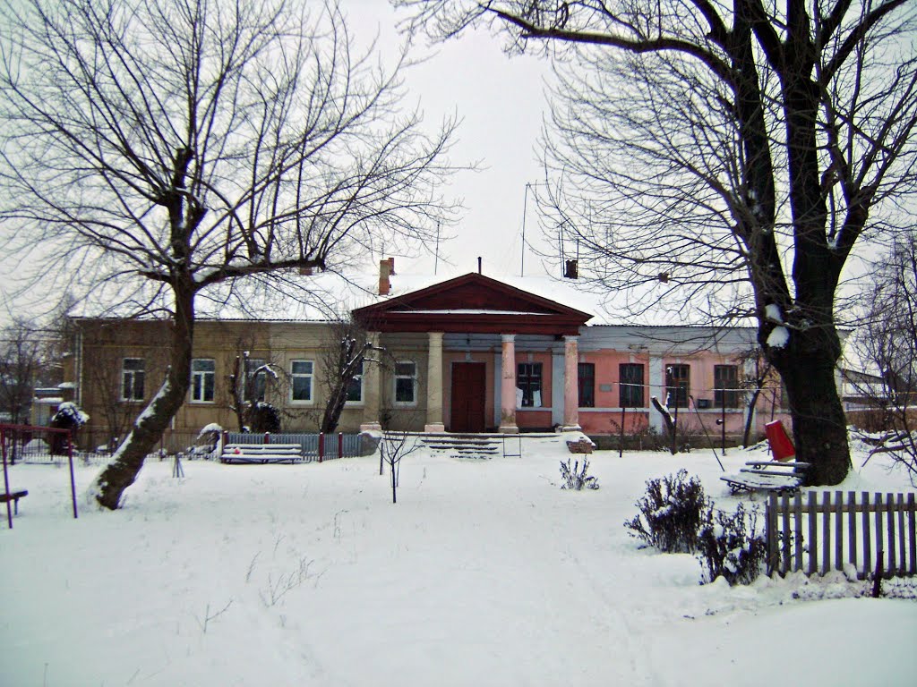 Старый жилой дом на ул.Колонтай(до 1917г.- реальное училище)