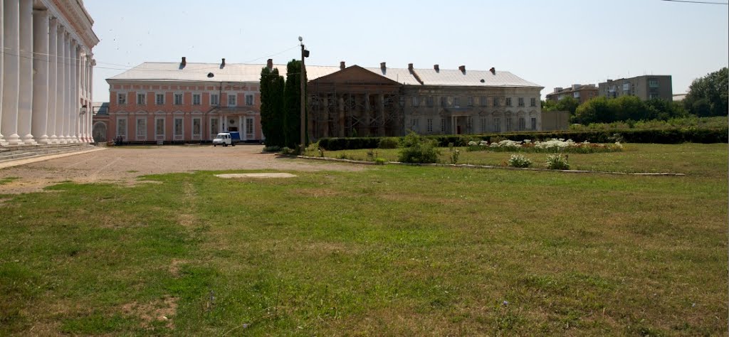 Дворец Потоцких в Тульчине. Июль 2012г