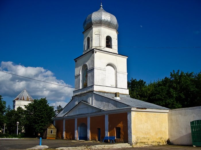 Надбрамна дзвіниця, Свято-Миколаївський Шаргородський чоловічий монастир