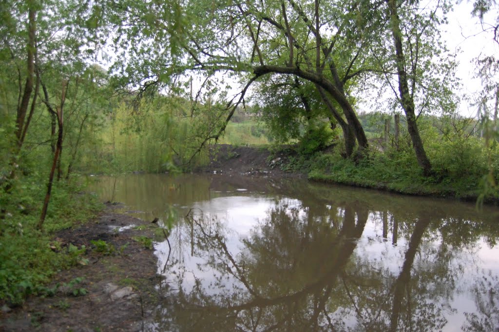 Yampil, Rusava River