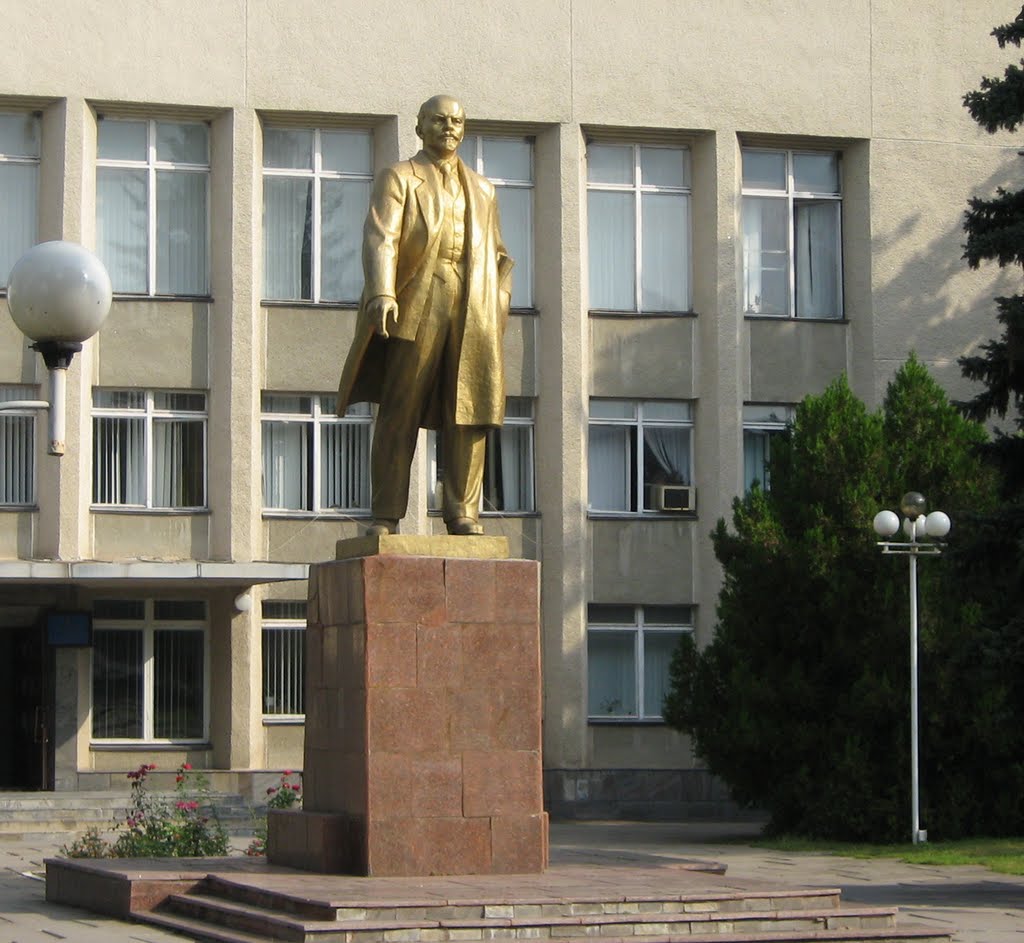 ►Ленін (демонтовано)