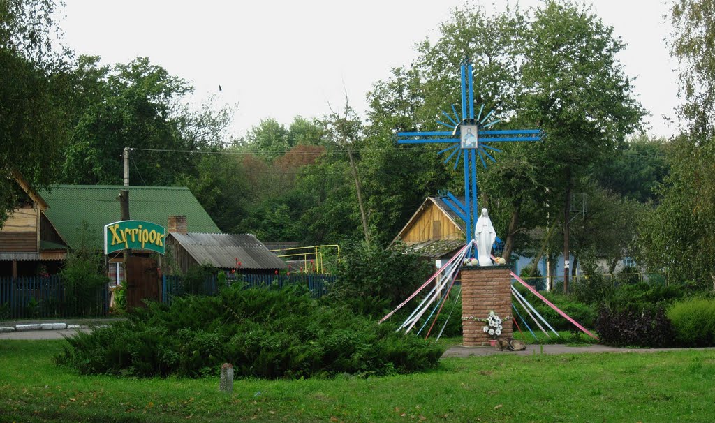 MONUMENT OF MARY-ФІҐУРА НА ПЕРЕХРЕСТІ ВАТУТІНА-БЕРЕСТЕЦЬКА-КОЗАЦЬКА