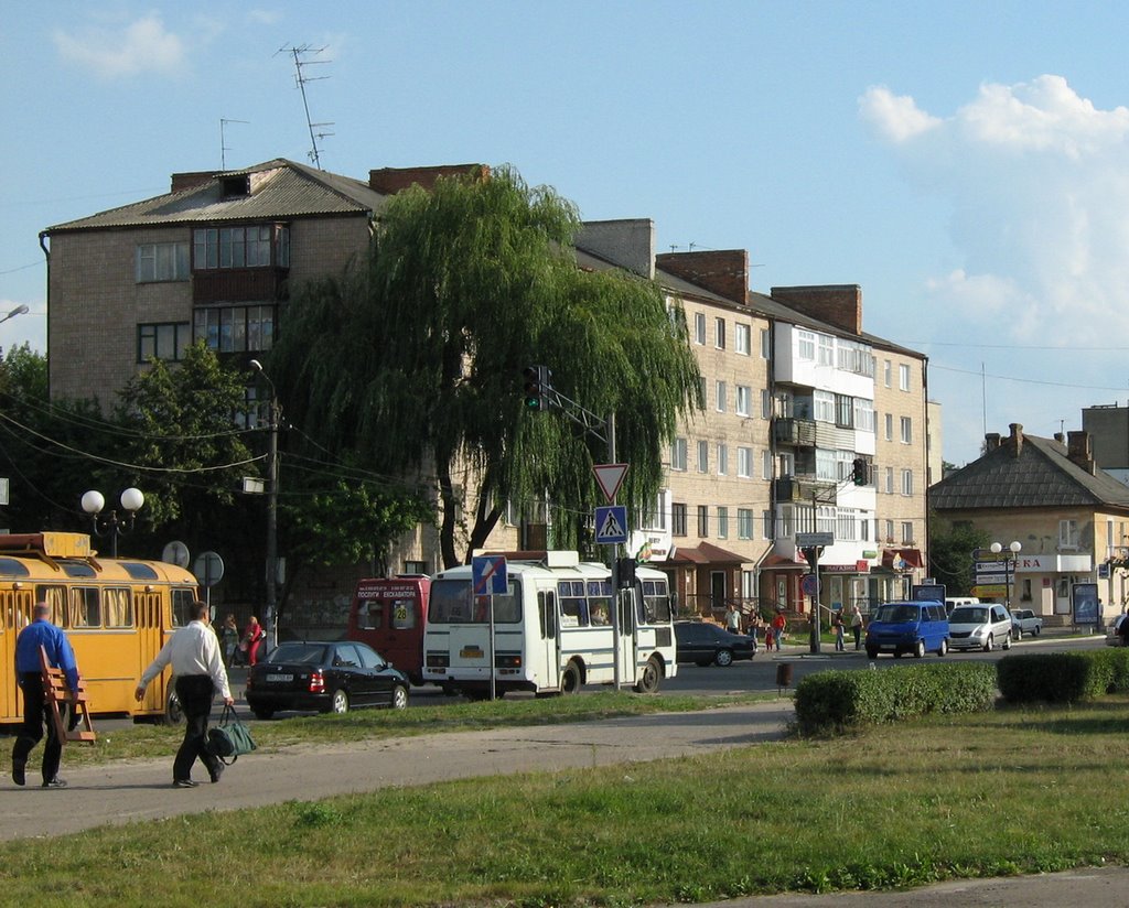 ►В сторону центру
