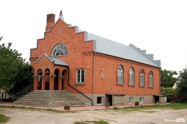 Любешів