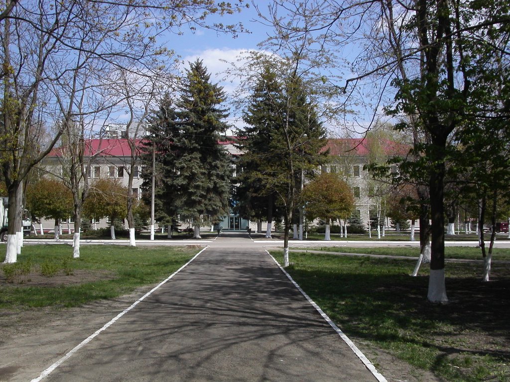 Заводоуправление Вольногорского ГМК