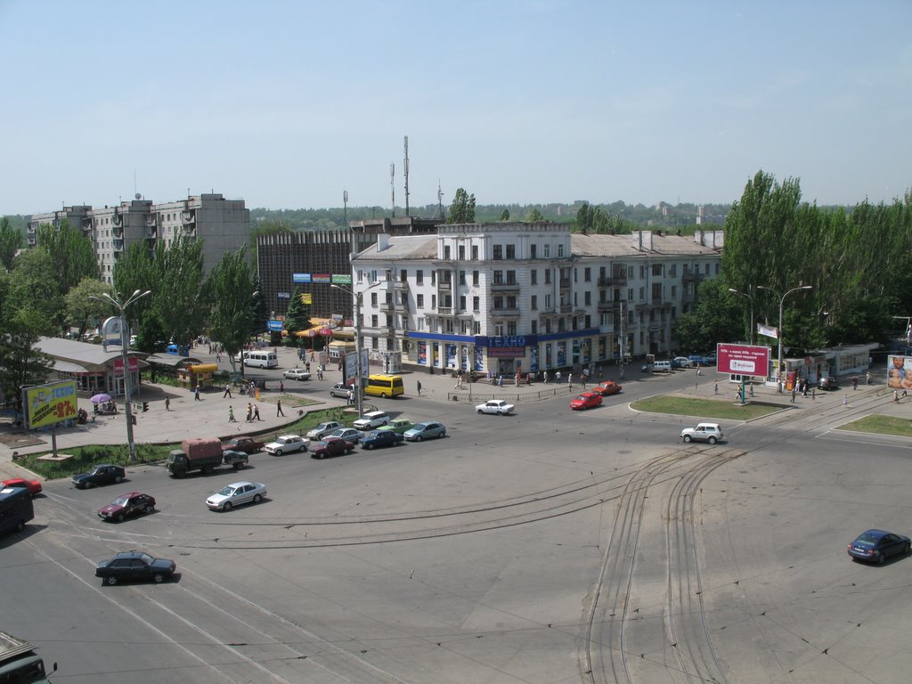 Днепродзержинск, Площадь Ленина