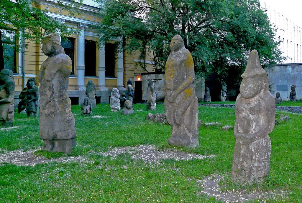 Скіфські статуї VІ-ІV вв. до н.е. 2   Scythian statues VІ - ІV centuries B.C. 2