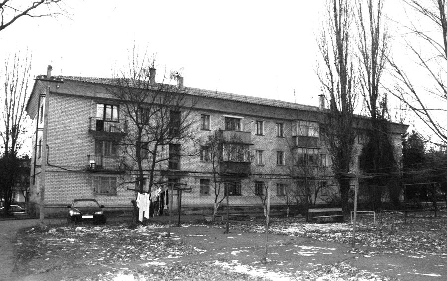 Во дворе (ул. Гагарина, 15)