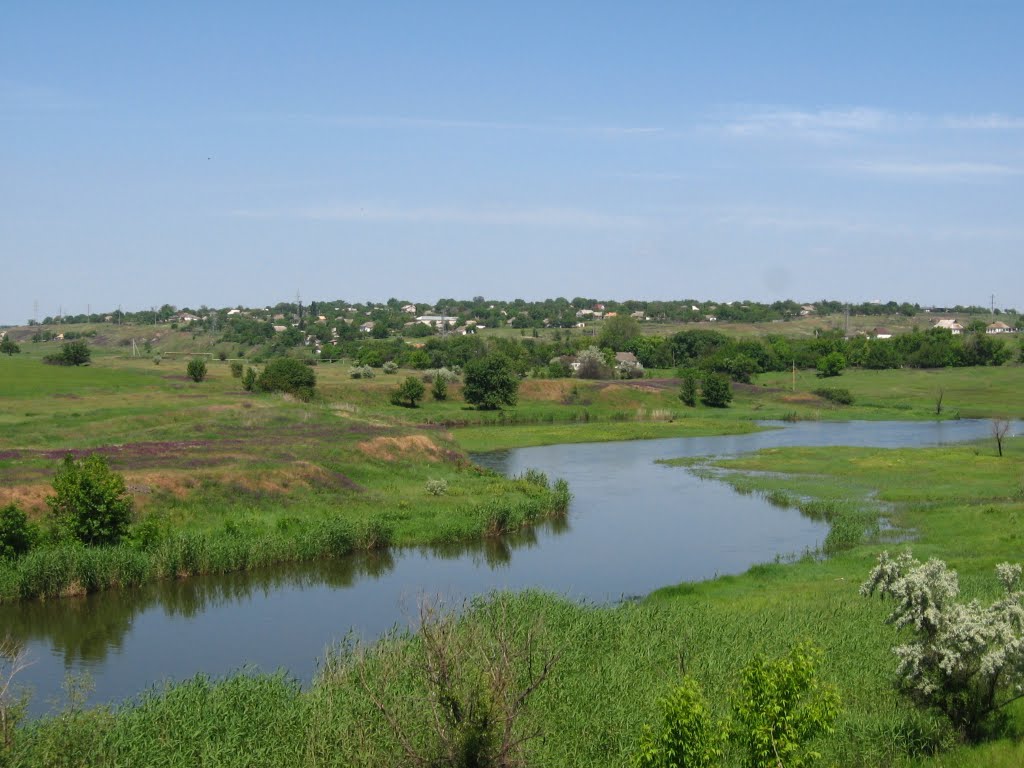 Криворіжжя, річка Інгулець. Позаду сел. Зелене.