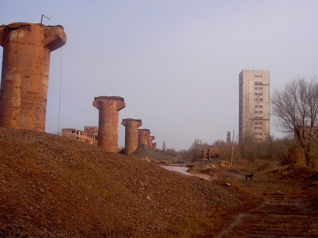 Остатки транспортных галерей (шахта "Гигант")