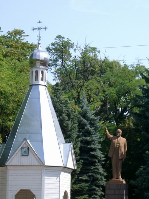 Lenin and the Cross