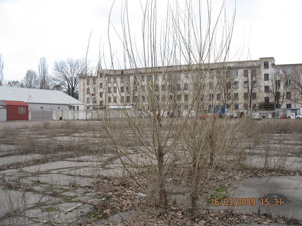 бывший плац